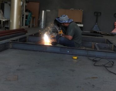 kesi̇kli̇ ceketli̇ tank reaktör i̇malat ve montaj